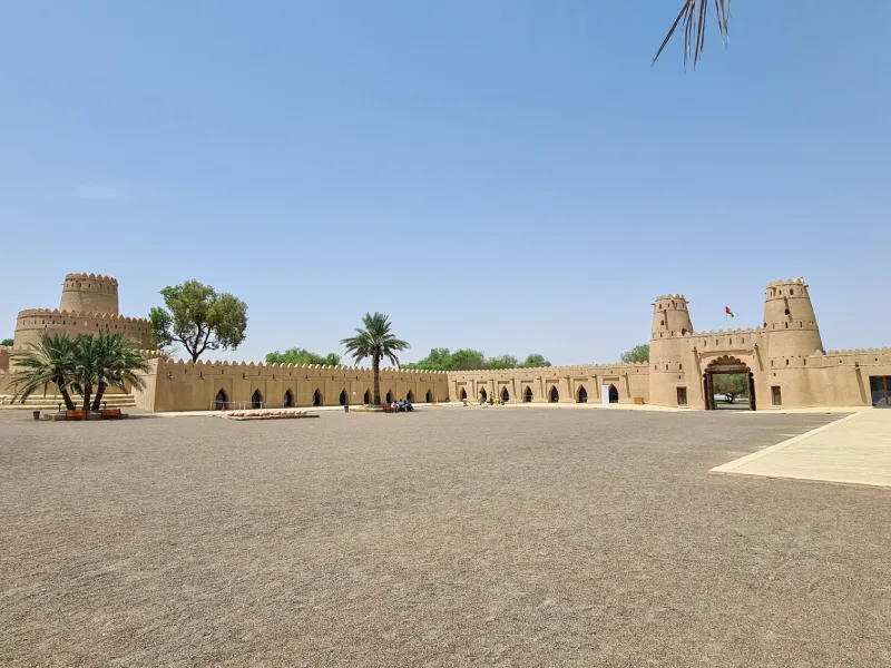 Ingresso principale al Museo di Al Ain e Forte Jahili, Al Ain Emirati