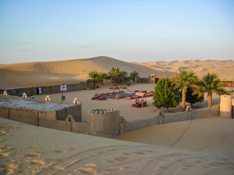 Campo nel deserto di Liwa, Oasi di Liwa